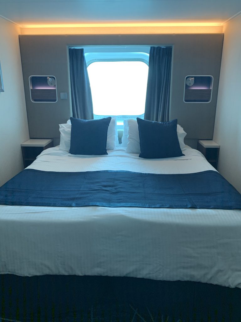 Cruise Room 1